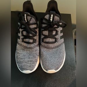 Women’s Adidas size 8 sneakers